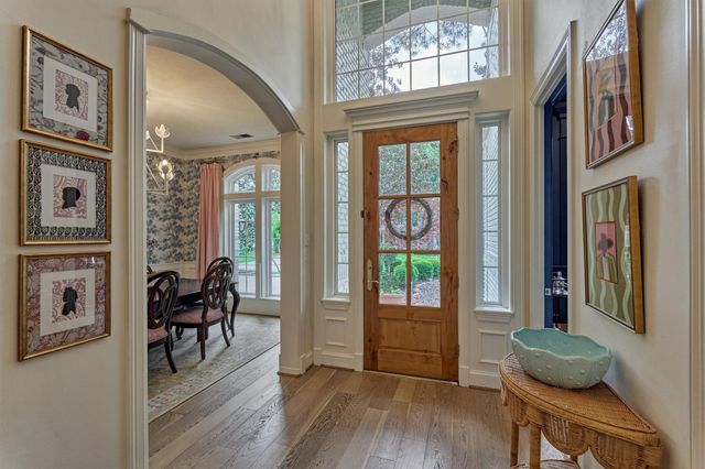 170 N Taylor Point Drive, The Woodlands, TX 77382