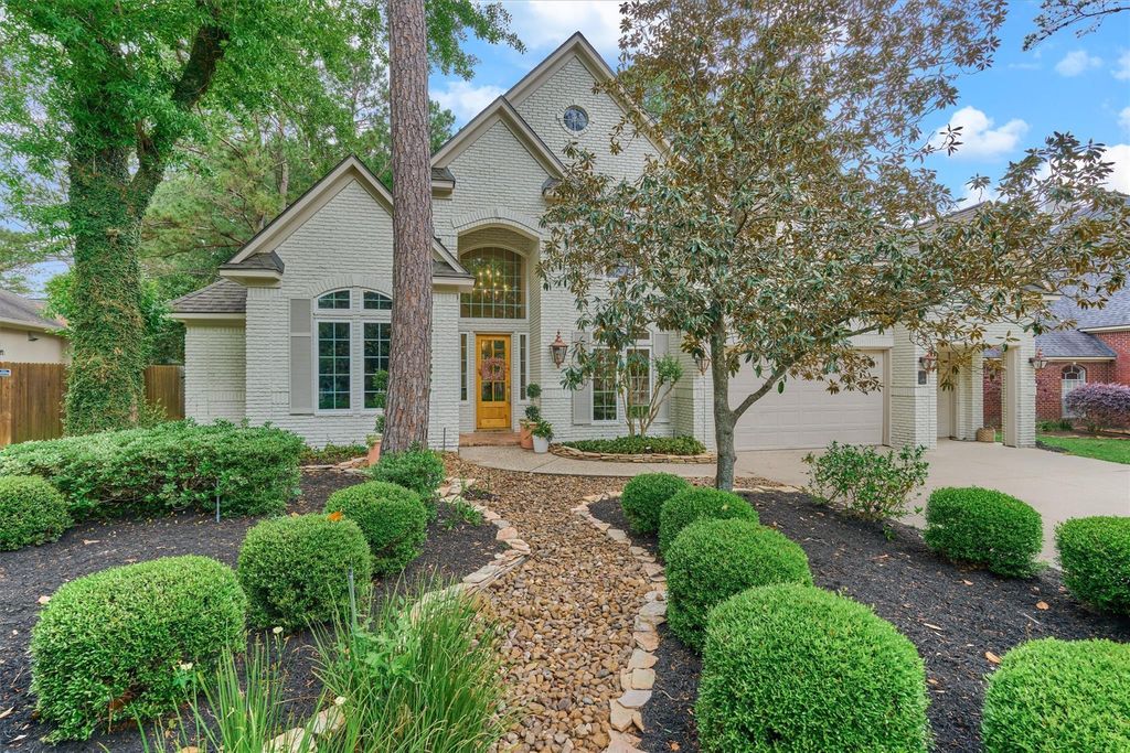 170 N Taylor Point Drive, The Woodlands, TX 77382