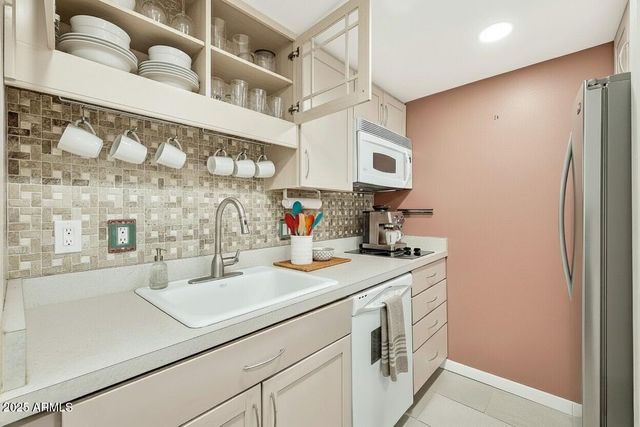 4727 E LAFAYETTE Boulevard 322, Phoenix, AZ 85018