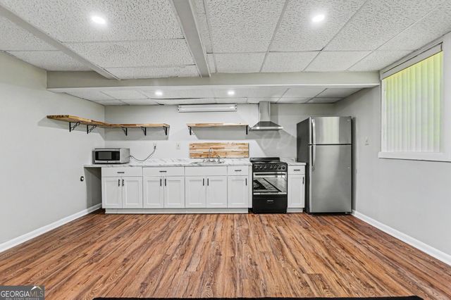 3084 Green Valley Drive, East Point, GA 30344