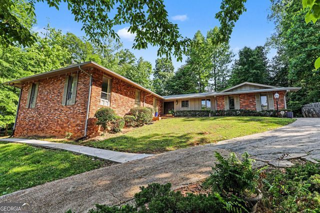 3084 Green Valley Drive, East Point, GA 30344