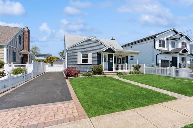122 McKinley Avenue, North Bellmore, NY 11710