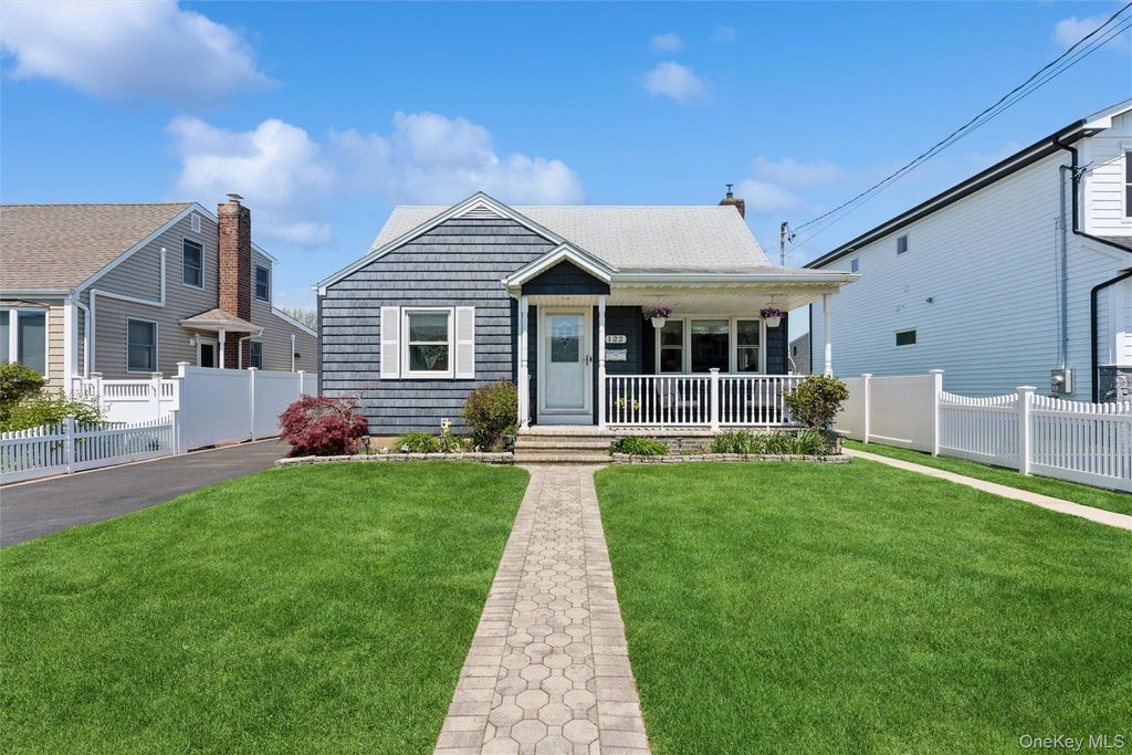 122 McKinley Avenue, North Bellmore, NY 11710