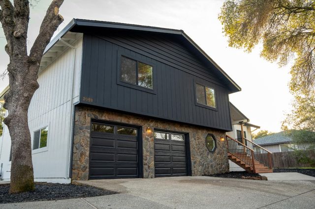 2948 Oakleaf Dr, Cameron Park, CA 95682