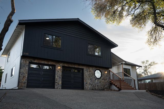 2948 Oakleaf Dr, Cameron Park, CA 95682