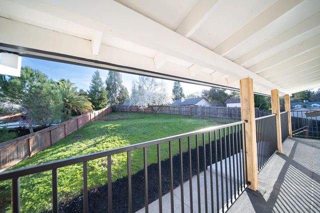 2948 Oakleaf Dr, Cameron Park, CA 95682