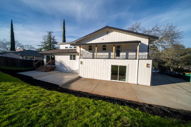 2948 Oakleaf Dr, Cameron Park, CA 95682