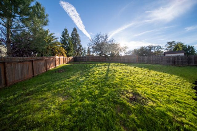 2948 Oakleaf Dr, Cameron Park, CA 95682