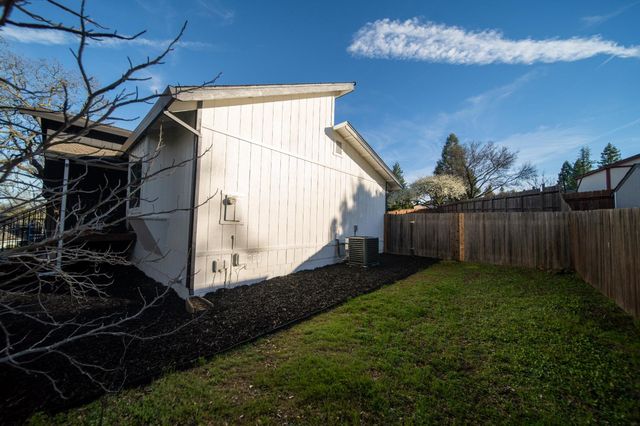 2948 Oakleaf Dr, Cameron Park, CA 95682