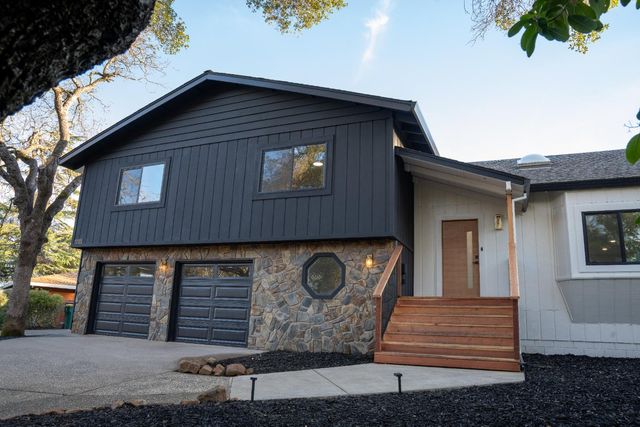 2948 Oakleaf Dr, Cameron Park, CA 95682