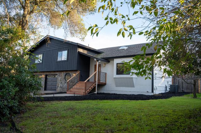 2948 Oakleaf Dr, Cameron Park, CA 95682