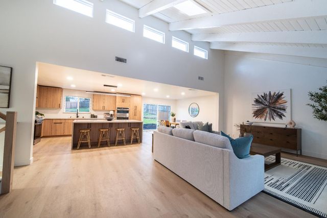 2948 Oakleaf Dr, Cameron Park, CA 95682