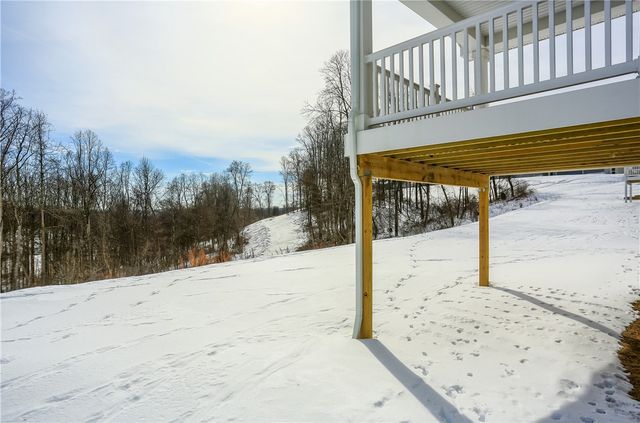 517 Coughton Cross Drive, Lancaster Twp, PA 16037