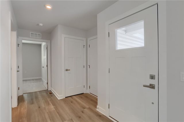 517 Coughton Cross Drive, Lancaster Twp, PA 16037