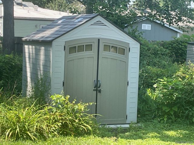 2115 SYMES Street, Ferndale, MI 48220