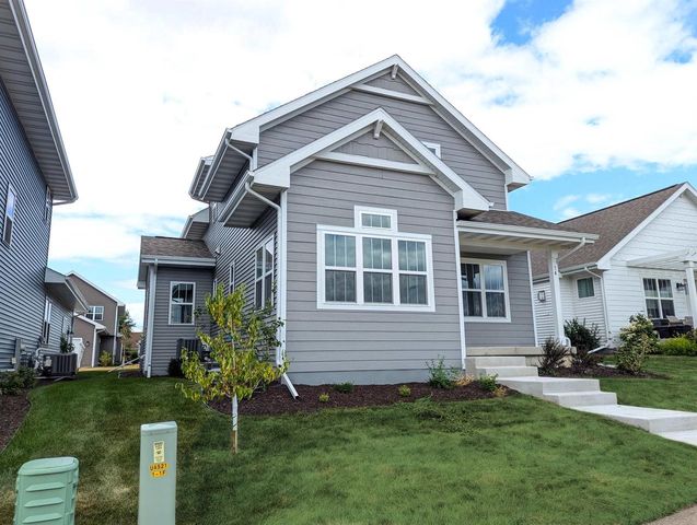14 Bluestem Pass, Mount Horeb, WI 53572