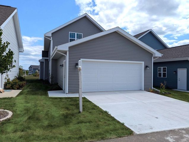 14 Bluestem Pass, Mount Horeb, WI 53572