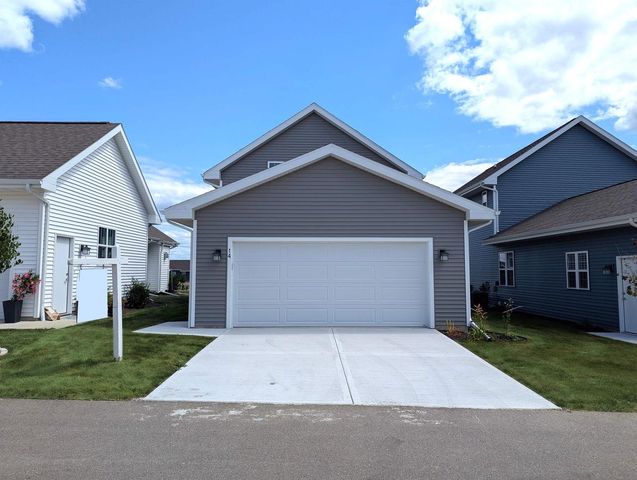 14 Bluestem Pass, Mount Horeb, WI 53572