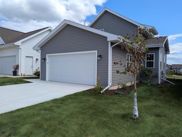 14 Bluestem Pass, Mount Horeb, WI 53572
