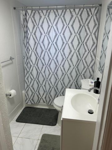 2055 NW 8th Street, Pompano Beach, FL 33069