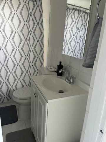 2055 NW 8th Street, Pompano Beach, FL 33069