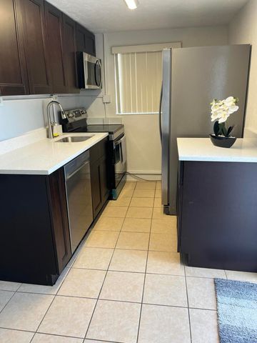 2055 NW 8th Street, Pompano Beach, FL 33069