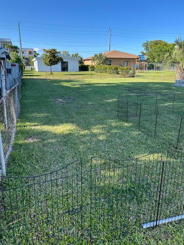 2055 NW 8th Street, Pompano Beach, FL 33069