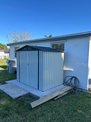 2055 NW 8th Street, Pompano Beach, FL 33069