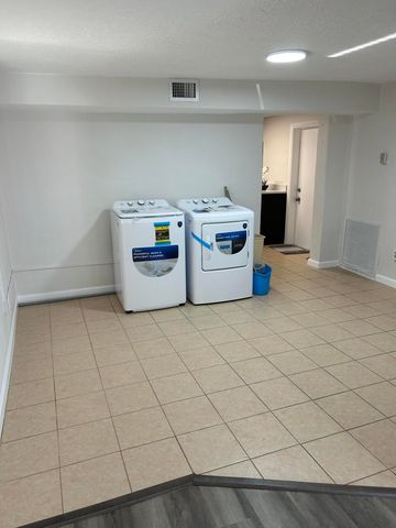 2055 NW 8th Street, Pompano Beach, FL 33069