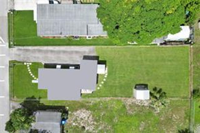 2055 NW 8th Street, Pompano Beach, FL 33069