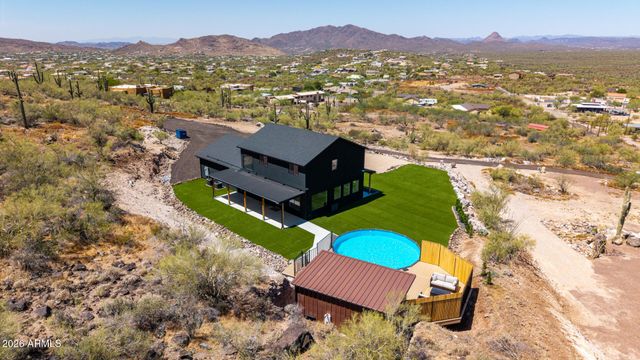 45513 N 23rd Place, New River, AZ 85087