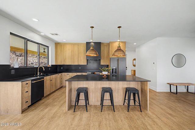 45513 N 23rd Place, New River, AZ 85087