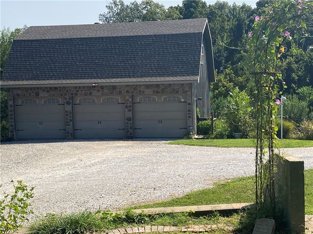 13040 Riders Lane, Gravette, AR 72736