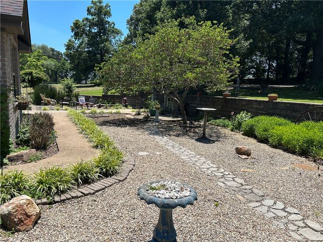 13040 Riders Lane, Gravette, AR 72736