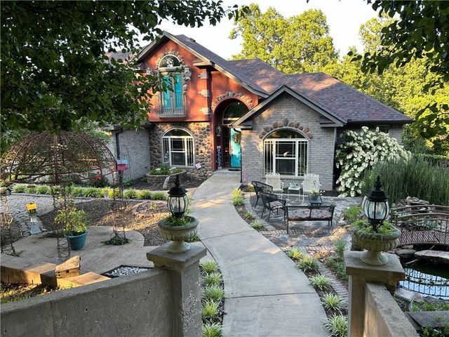 13040 Riders Lane, Gravette, AR 72736