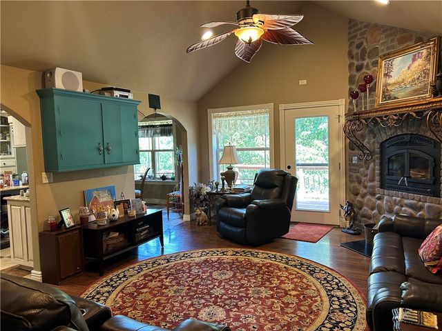 13040 Riders Lane, Gravette, AR 72736