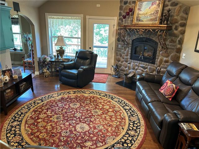 13040 Riders Lane, Gravette, AR 72736