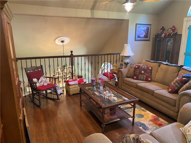 13040 Riders Lane, Gravette, AR 72736