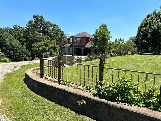 13040 Riders Lane, Gravette, AR 72736