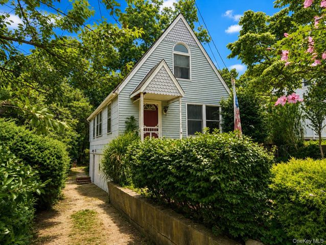 24 Grove Road, Rocky Point, NY 11778