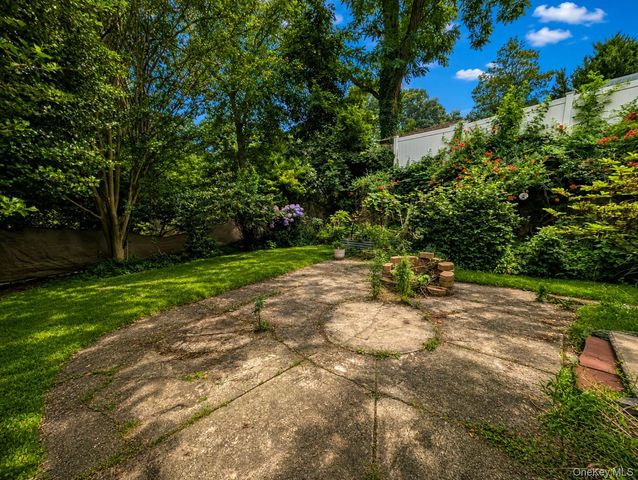 24 Grove Road, Rocky Point, NY 11778