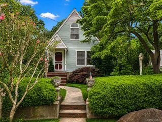 24 Grove Road, Rocky Point, NY 11778