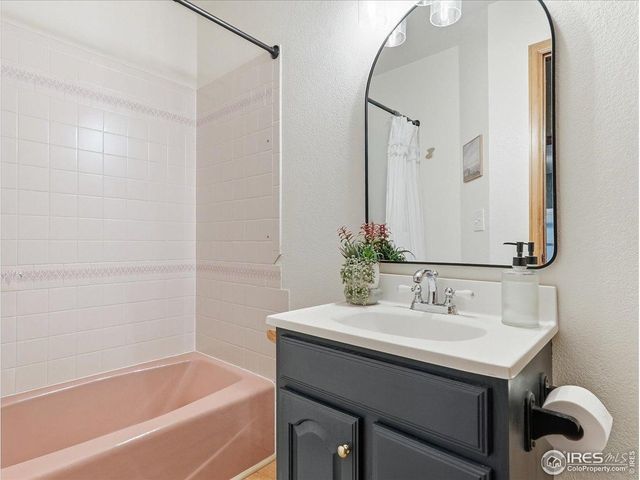 1338 W 45th St, Loveland, CO 80538