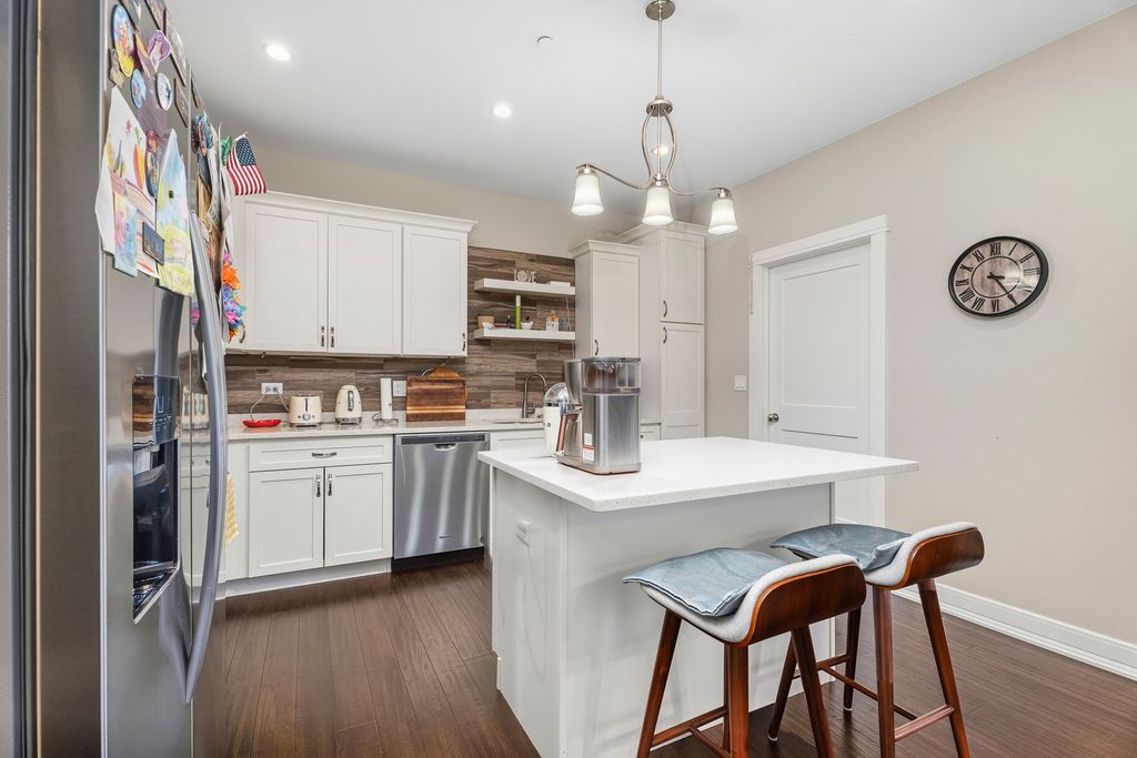 230 S Cass Avenue, Westmont, IL 60559 — photo 3