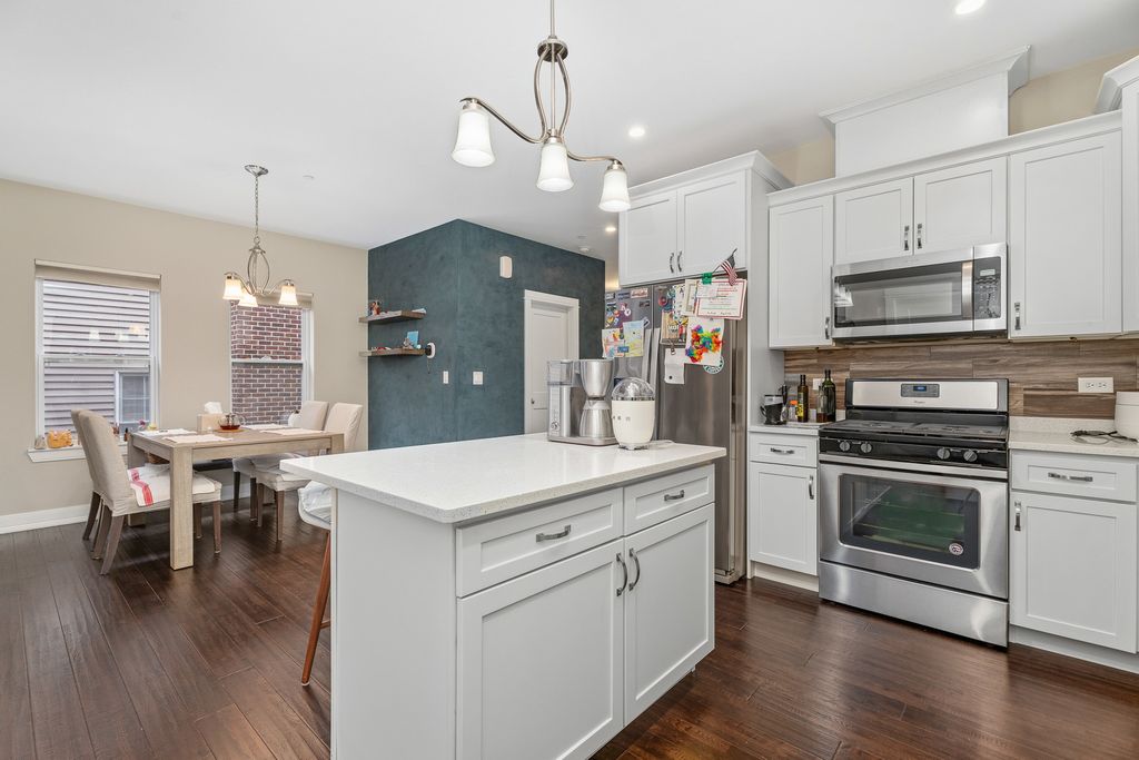 230 S Cass Avenue, Westmont, IL 60559 — photo 4
