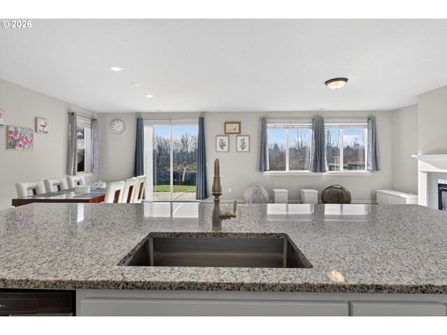 2032 SILVERSTONE Dr, Forest Grove, OR 97116