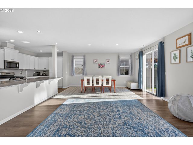 2032 SILVERSTONE Dr, Forest Grove, OR 97116