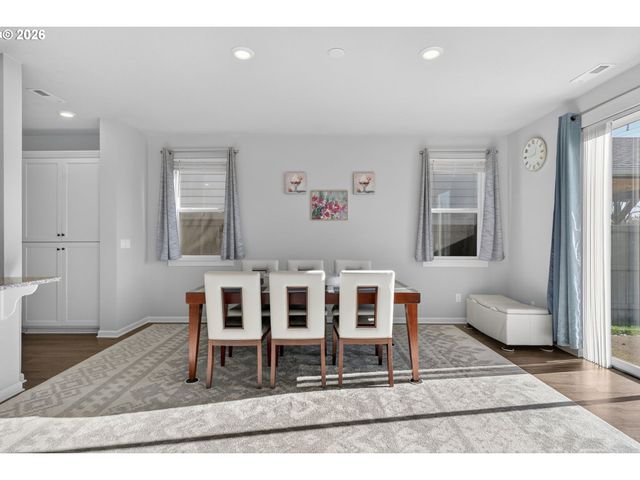 2032 SILVERSTONE Dr, Forest Grove, OR 97116