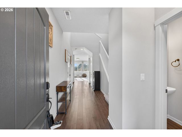 2032 SILVERSTONE Dr, Forest Grove, OR 97116