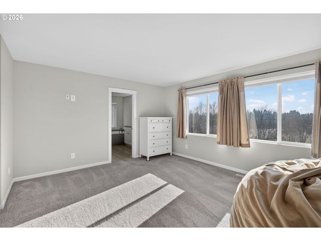 2032 SILVERSTONE Dr, Forest Grove, OR 97116